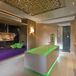 Fliana 4 Hotel