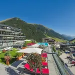 Fliana 4 Hotell