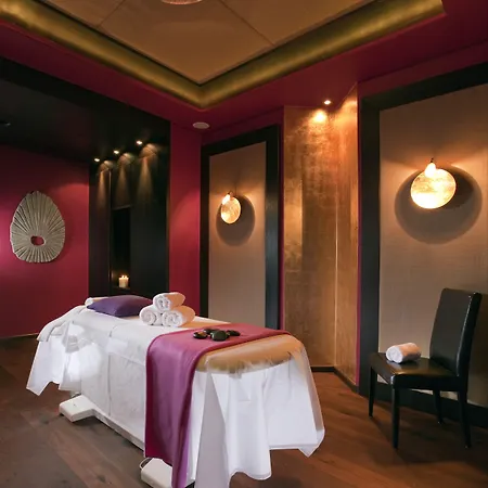 Fliana Hotel 4*