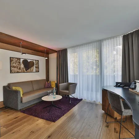 Fliana Hotel