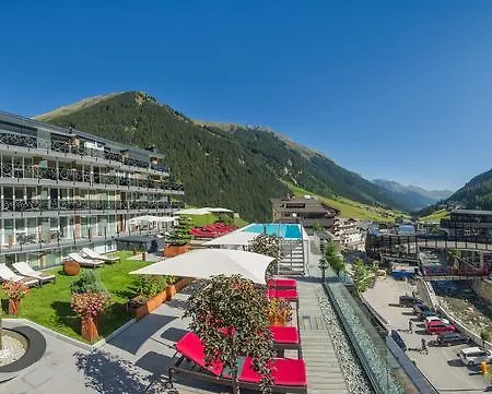 Fliana 4 Hotel