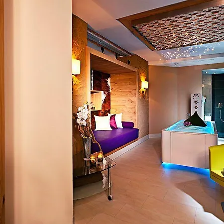 Fliana Hotel